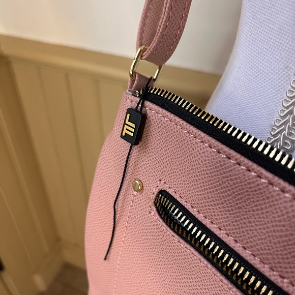 Pink London Fog Crossbody Bag with Adjustable Strap and Minimalist Design NWOT - Picture 4 of 10
